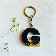 resin key chain “g” letter