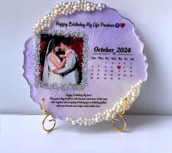 lavender based silver pearls couple resin frame