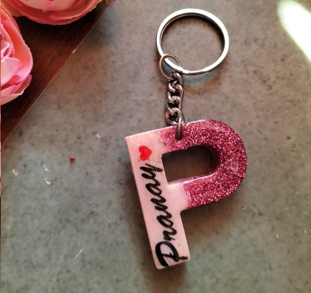 resin key chain “p” letter